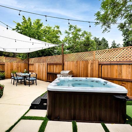 Retro Cottage, Hot Tub, Putting Green, Walk To All Thousand Oaks Exterior photo
