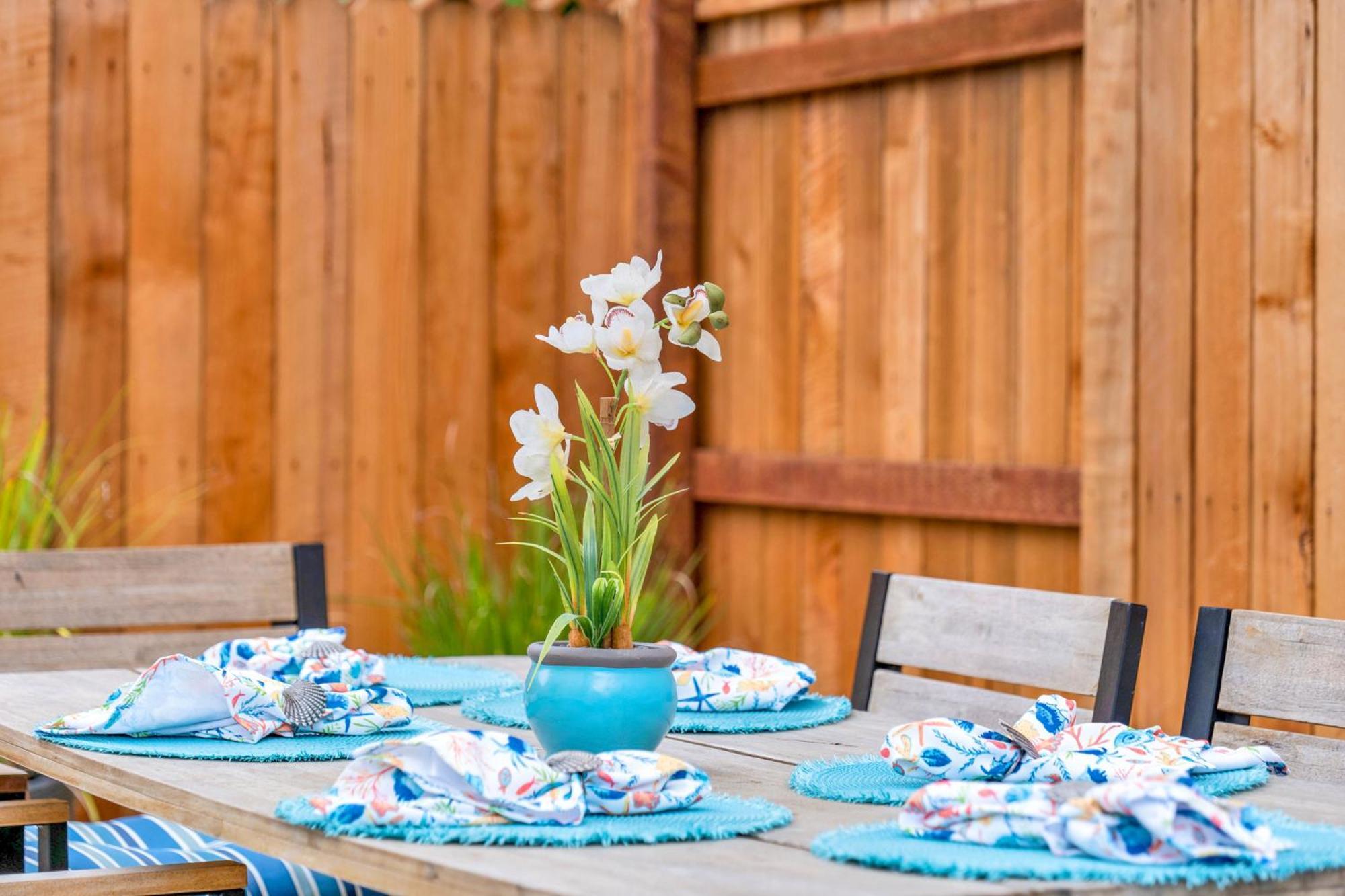 Retro Cottage, Hot Tub, Putting Green, Walk To All Thousand Oaks Exterior photo