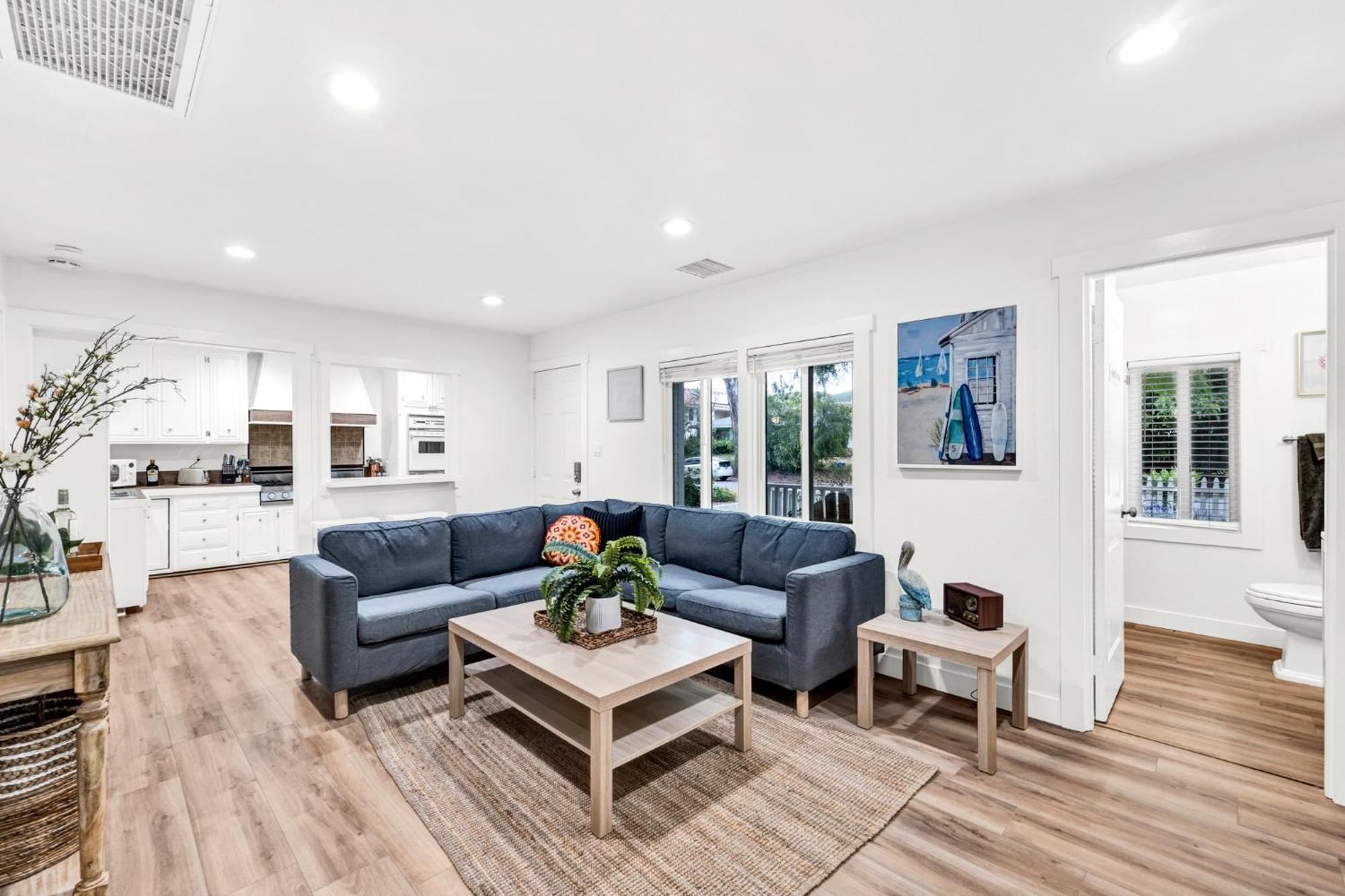 Retro Cottage, Hot Tub, Putting Green, Walk To All Thousand Oaks Exterior photo