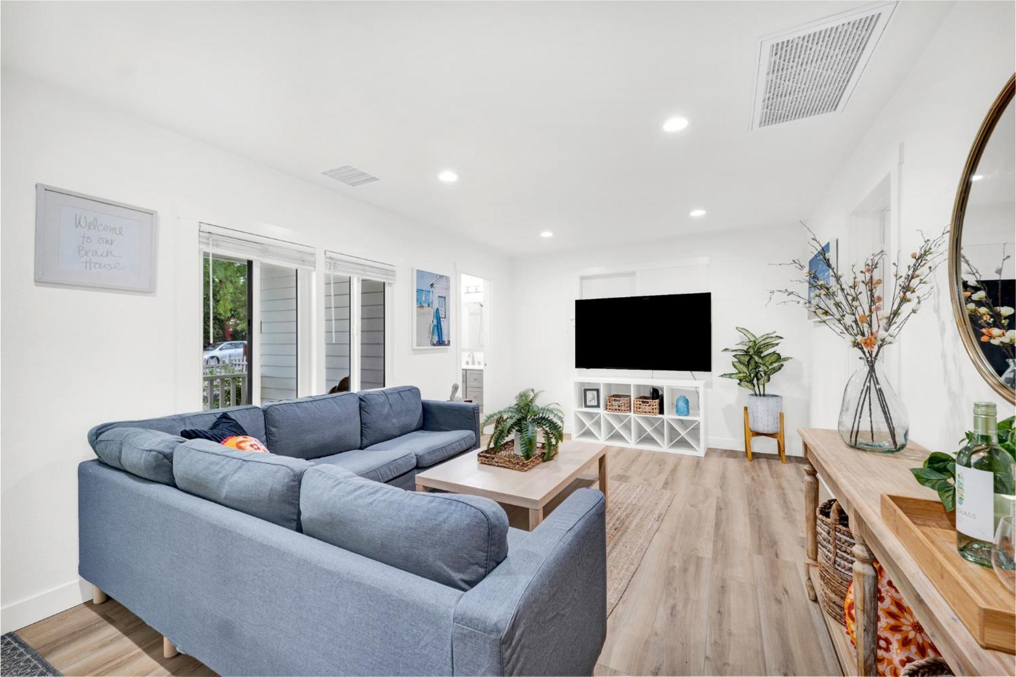 Retro Cottage, Hot Tub, Putting Green, Walk To All Thousand Oaks Exterior photo
