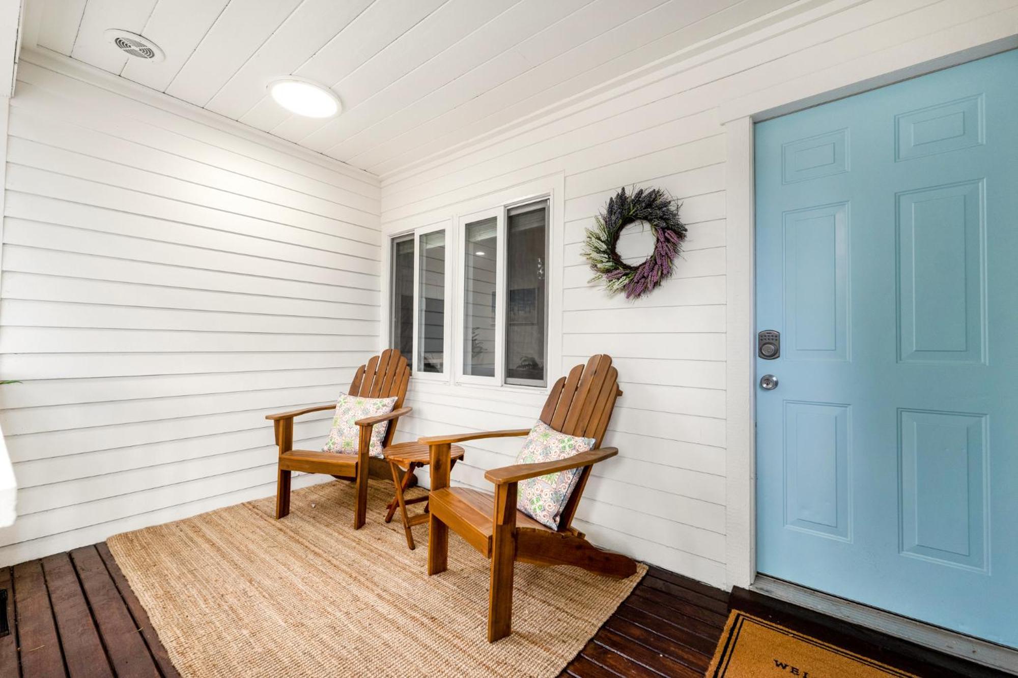 Retro Cottage, Hot Tub, Putting Green, Walk To All Thousand Oaks Exterior photo