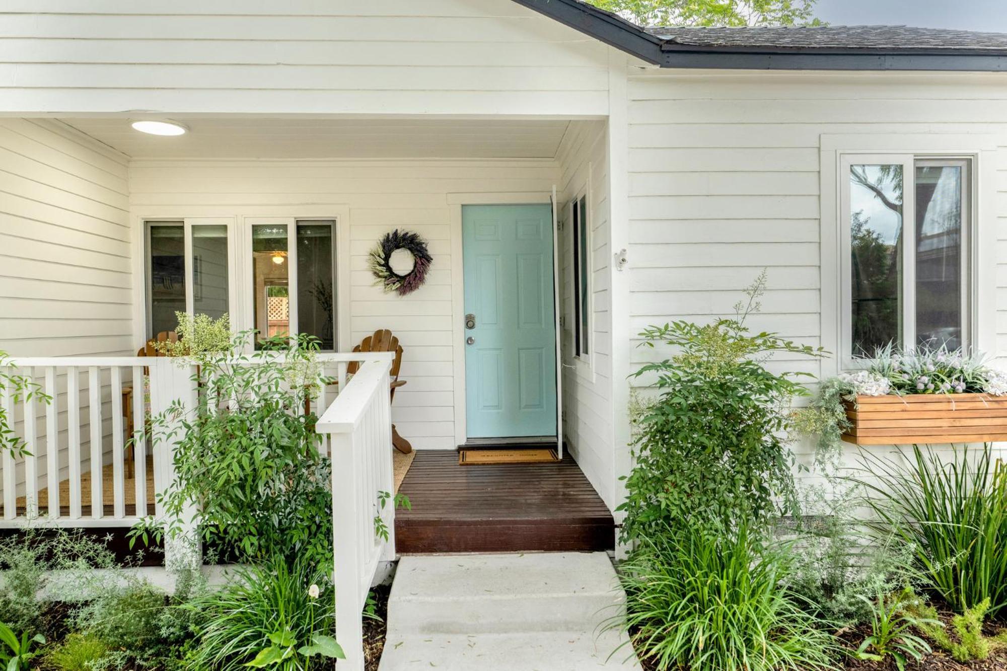 Retro Cottage, Hot Tub, Putting Green, Walk To All Thousand Oaks Exterior photo