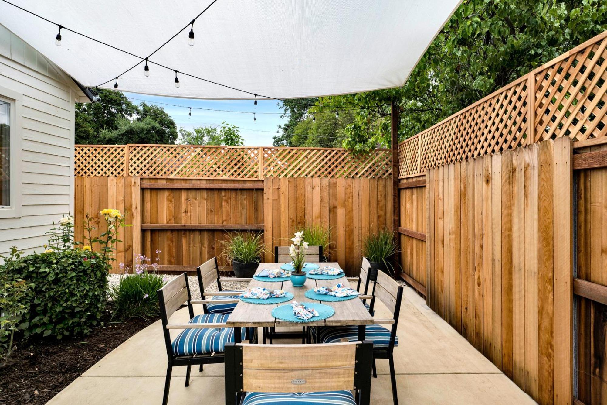 Retro Cottage, Hot Tub, Putting Green, Walk To All Thousand Oaks Exterior photo